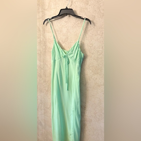 Forever 21 Green Dress w/slit - Picture 2 of 4